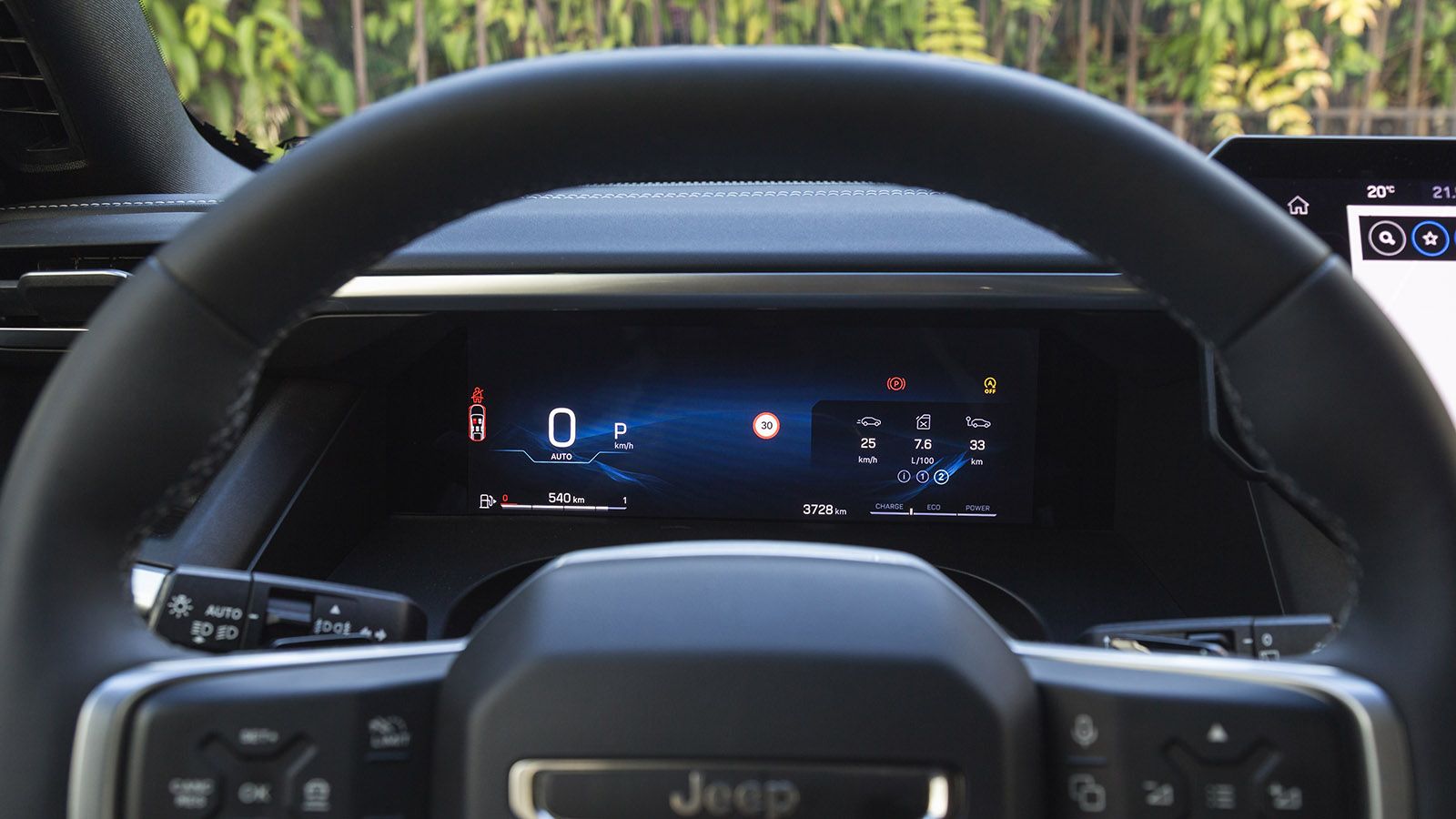 Νέο Jeep Compass: Καίει 5,5 λτ. στο ταξίδι και χωράει οικογένεια